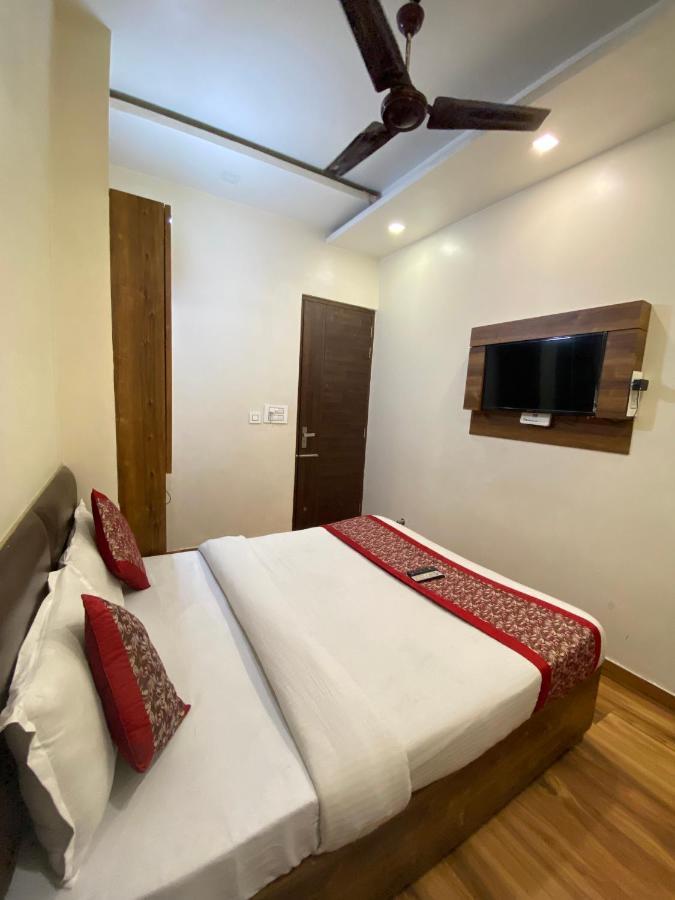 Hotel 56 - 200 Meter From Golden Temple Αμριτσάρ Εξωτερικό φωτογραφία